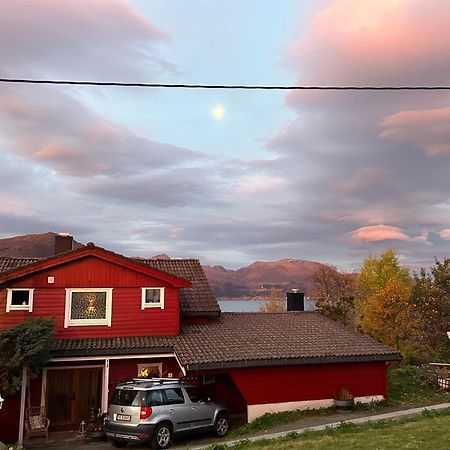 Volda Line Pa Hauane1 Bed & Breakfast エクステリア 写真