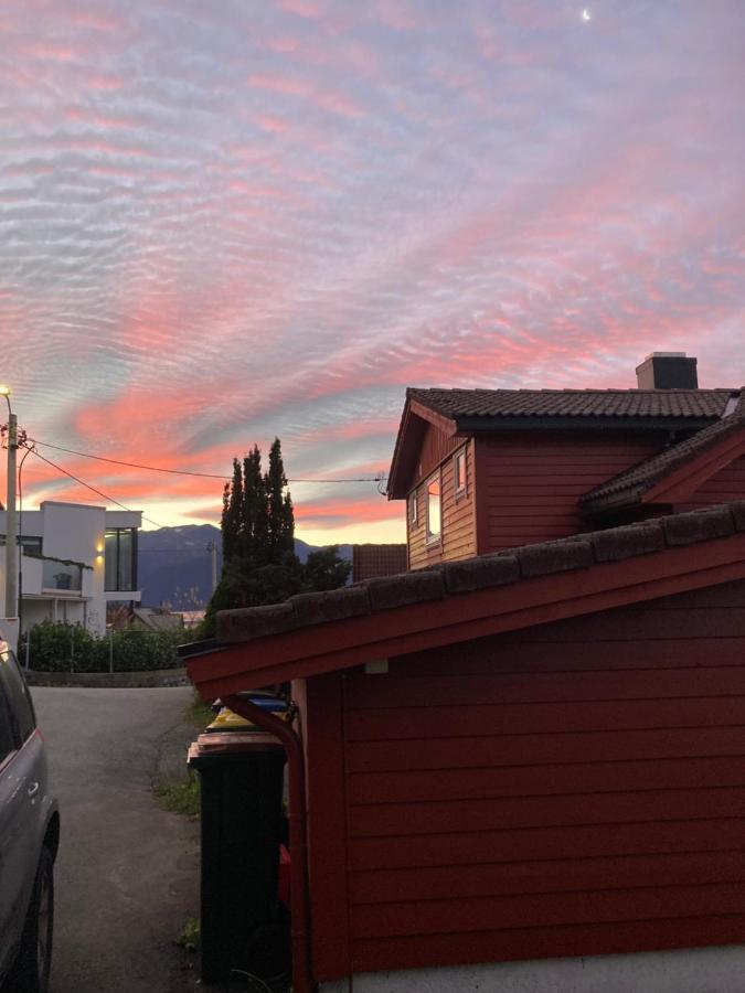 Volda Line Pa Hauane1 Bed & Breakfast エクステリア 写真